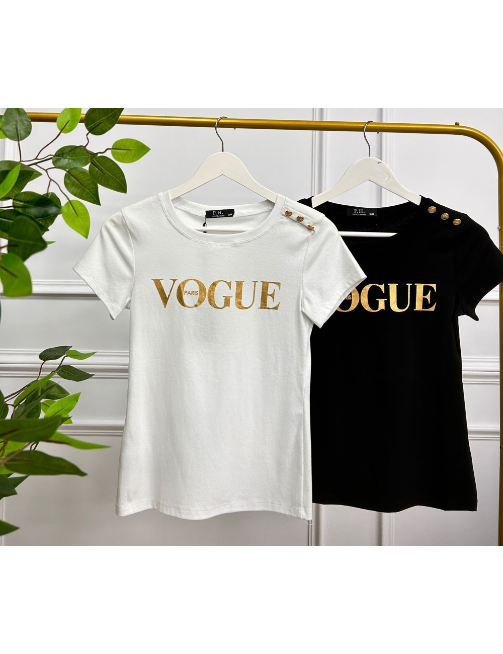Compuesto dar a entender deletrear Camiseta Vogue
